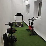 Apartment Thesecret 8 Couchages, Sanctuaires Et Gare 5mn Climatise , Salle De Sport Terasse *