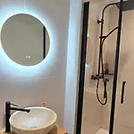 Thesecret 8 Couchages, Sanctuaires Et Gare 5mn Climatisé , Salle De Sport Terasse Appartement
