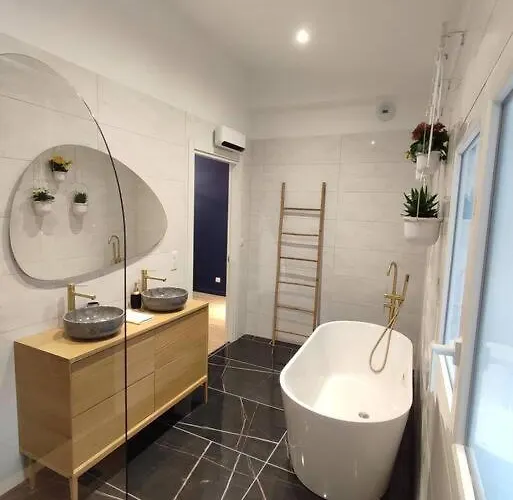 Апартаменти Thesecret 8 Couchages, Sanctuaires Et Gare 5mn Climatise , Salle De Sport Terasse *